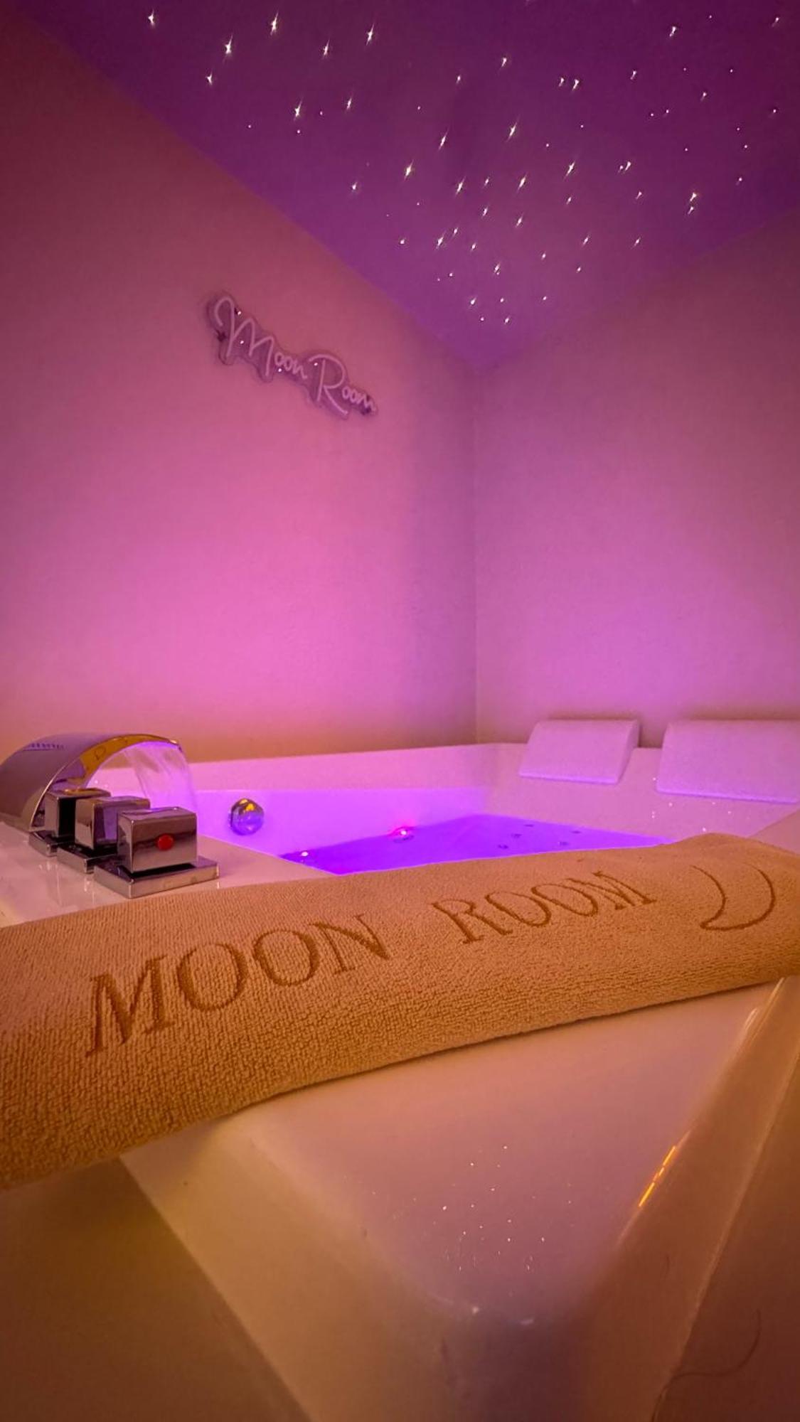Moon Room, Nuit Insolite - Ollioules Toulon Var Экстерьер фото