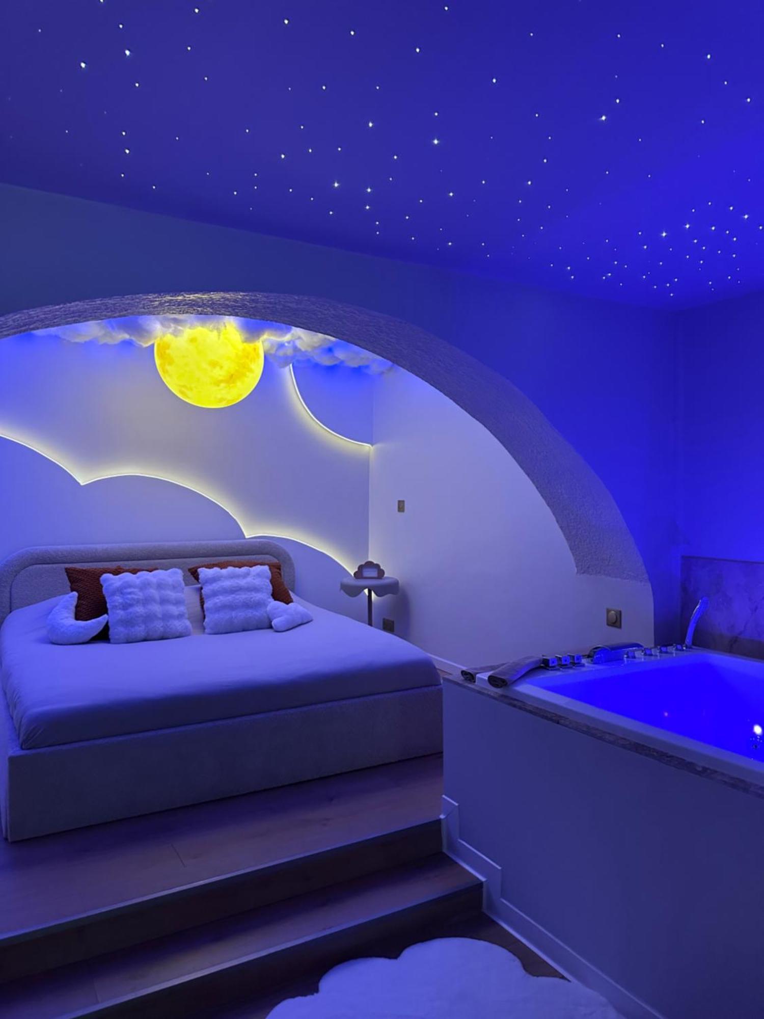 Moon Room, Nuit Insolite - Ollioules Toulon Var Экстерьер фото